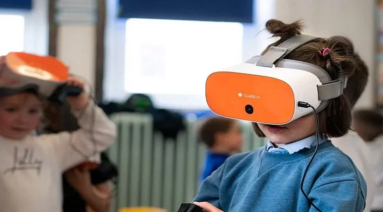 واقعیت مجازی در آموزشگاه اندیشمند